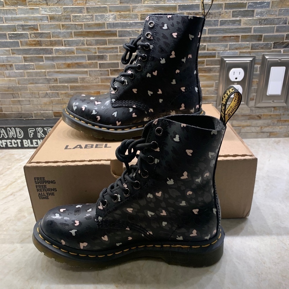 DR. MARTENS 1460 Pascal Hearts Lace-Up Boot - Picture 4 of 11